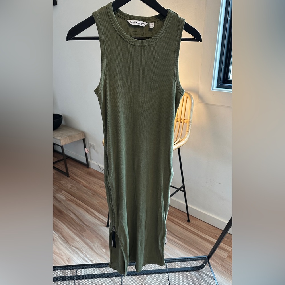 Calvin Klein dress green, body con side zips small petite